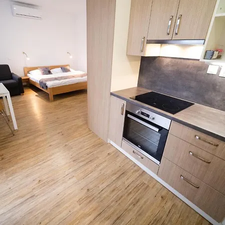 21 Apartment *